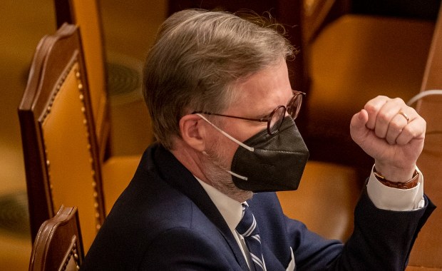 Czeski rząd zatwierdzony przez parlament. Debata trwała 22 godziny