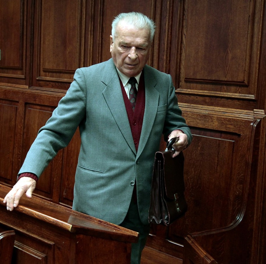 Czesław Kiszczak nie żyje /PAP/Tomasz Gzell /PAP