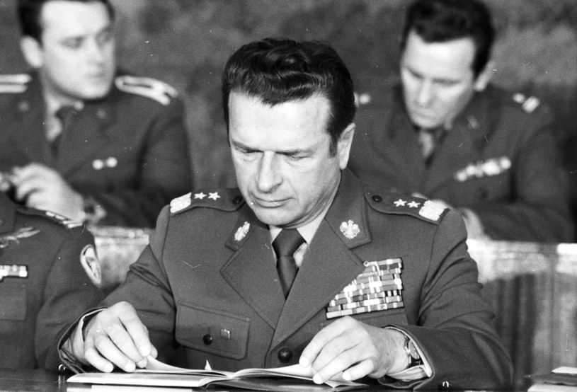 Czesław Kiszczak, zdjęcie archiwalne /Tadeusz Zagoździński /PAP/EPA