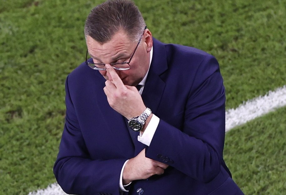 Czesław Michniewicz podczas meczu z Meksykiem /RUNGROJ YONGRIT /PAP/EPA
