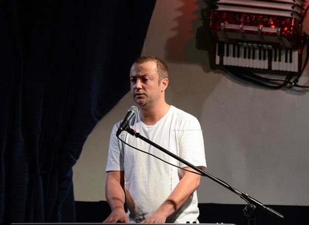 Czesław Mozil na scenie - fot. Adam Staskiewicz /East News