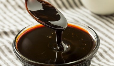 Często nazywana jest „czarnym złotem”. Regeneruje trzustkę, możesz dodawać do kawy