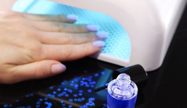 Często robisz manicure hybrydowy? Dermatolog ostrzega, jakie mogą być skutki 