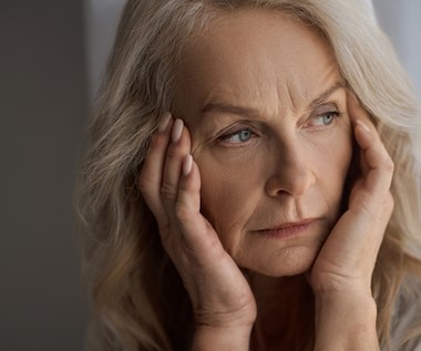 Częsty objaw guza mózgu, Alzheimera czy Huntingtona. Ludzie biorą ich za wariatów