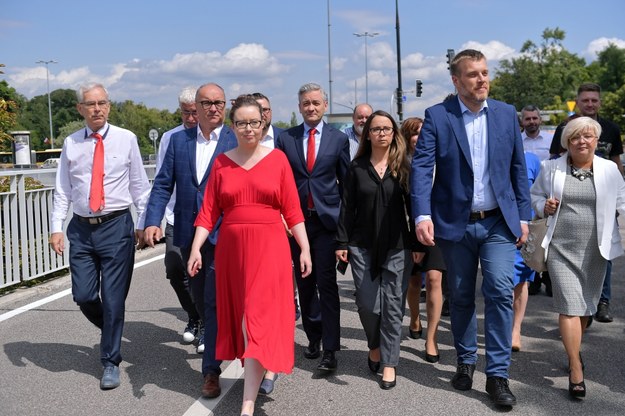 Członek zarządu Partii Razem Julia Zimmermann (3L), przewodniczący Sojuszu Lewicy Demokratycznej Włodzimierz Czarzasty (2L), członek Zarządu Krajowego Partii Razem Marcelina Zawisza (3P), przewodniczący Wiosny Robert Biedroń (C) oraz współzałożyciel i członek Zarządu Krajowego partii Razem Adrian Zandberg (2P)