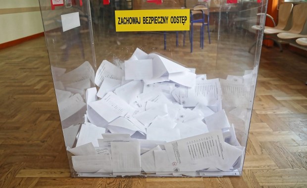 Członkini komisji wyborczej w gminie Jasieniec zakażona koronawirusem. Jej mąż i teść zasiadali w innych komisjach: są zdrowi