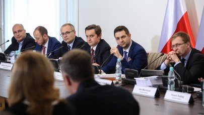 Członkowie komisji weryfikacyjnej ds. reprywatyzacji złożą oświadczenia majątkowe