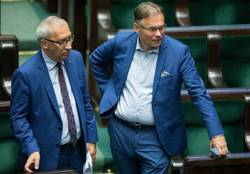 Członkowie KRS i posłowie PiS Kazimierz Smoliński i Arkadiusz Mularczyk /Tomasz Jastrzębowski /East News