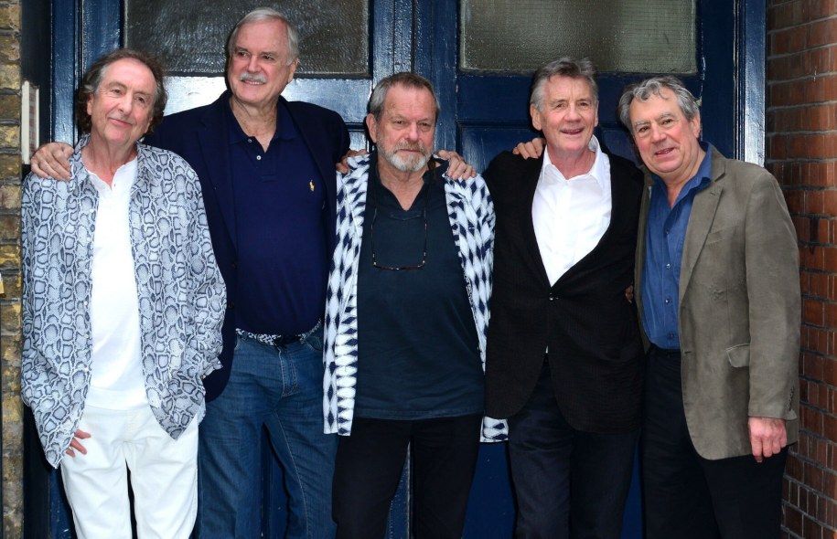 Członkowie legendarnej grupy Monty Pythona: Eric Idle, John Cleese, Terry Gilliam, Michael Palin i Terry Jones. /Nils Jorgensen/REX /East News