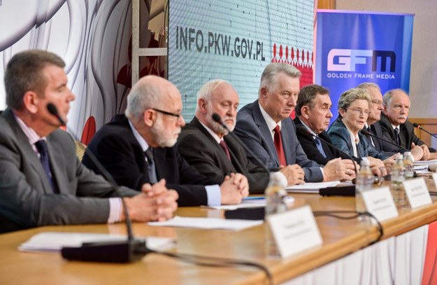 Członkowie PKW na konferencji prasowej /PAP/Marcin Obara /PAP