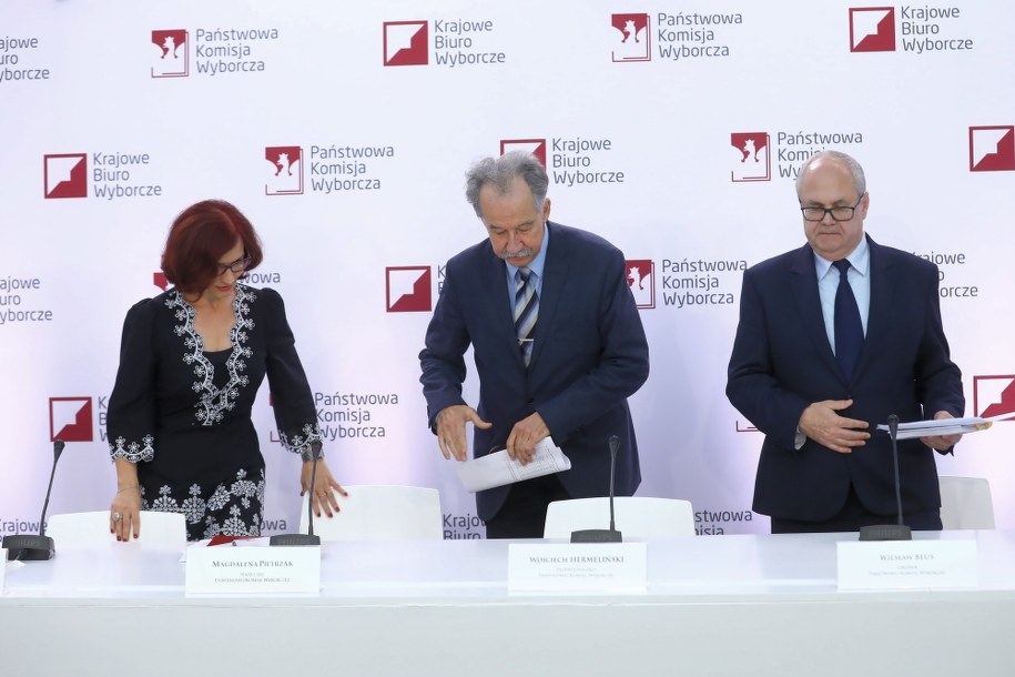 Członkowie PKW na konferencji prasowej /Rafał Guz /PAP