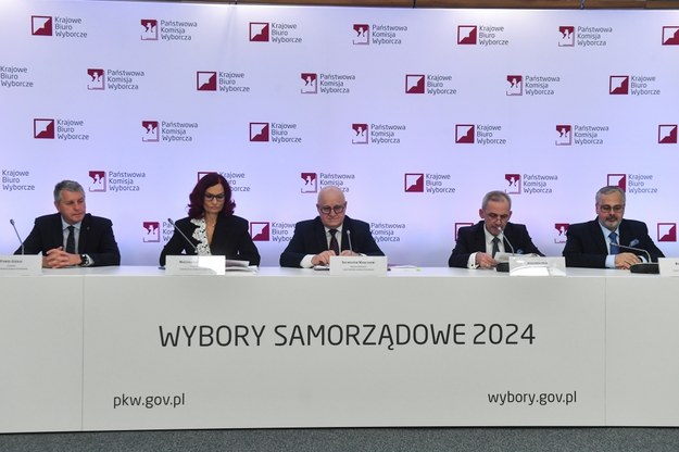 Członkowie PKW na powyborczej konferencji /PAP/Piotr Nowak /PAP