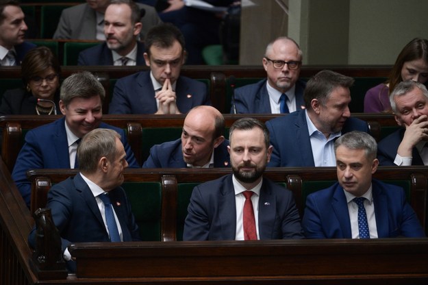 Członkowie rządu Donalda Tuska w ławach sejmowych / 	Marcin Obara  /PAP