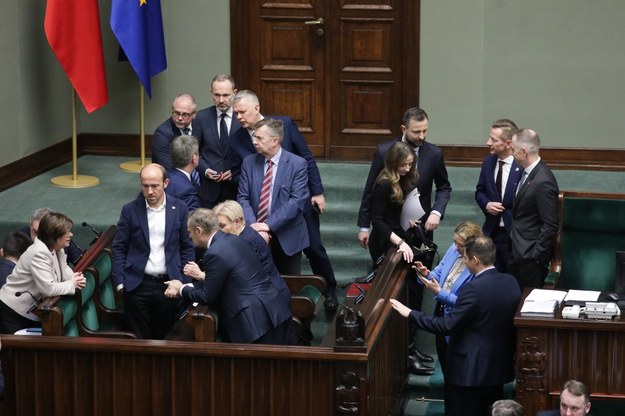 Członkowie rządu na sali obrad Sejmu w Warszawie /Tomasz Gzell /PAP