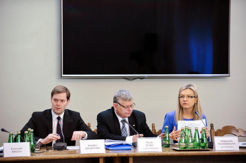 Członkowie sejmowej komisji śledczej ds. Amber Gold: Jarosław Krajewski (L), Marek Suski (C) i Małgorzata Wassermann /Marcin Obara /PAP