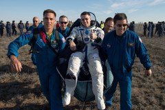 Członkowie załogi stacji kosmicznej powrócili na Ziemię