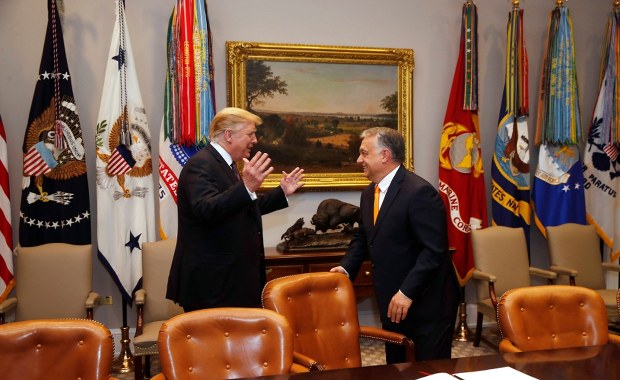 Człowiek Orbana usunięty z listy sankcyjnej USA. Interesy ponad wszystko?