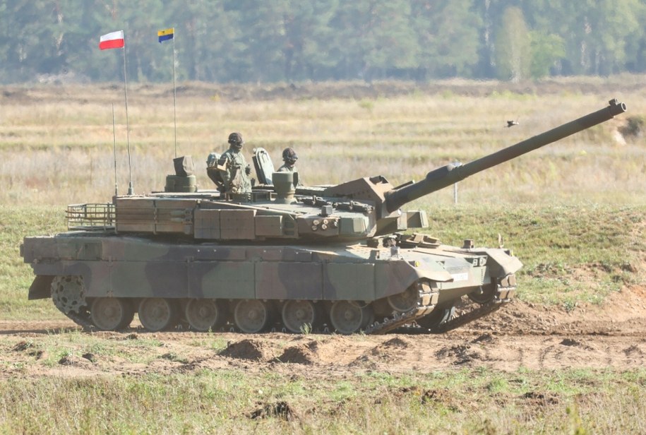 Czołg K2 Black Panther podczas pokazu "Jesienny Ogień 23" w Ośrodku Szkolenia Wojsk Lądowych Bemowo Piskie (zdjęcie z 17.09.2023 r.) /Wojciech Olkusnik  /East News