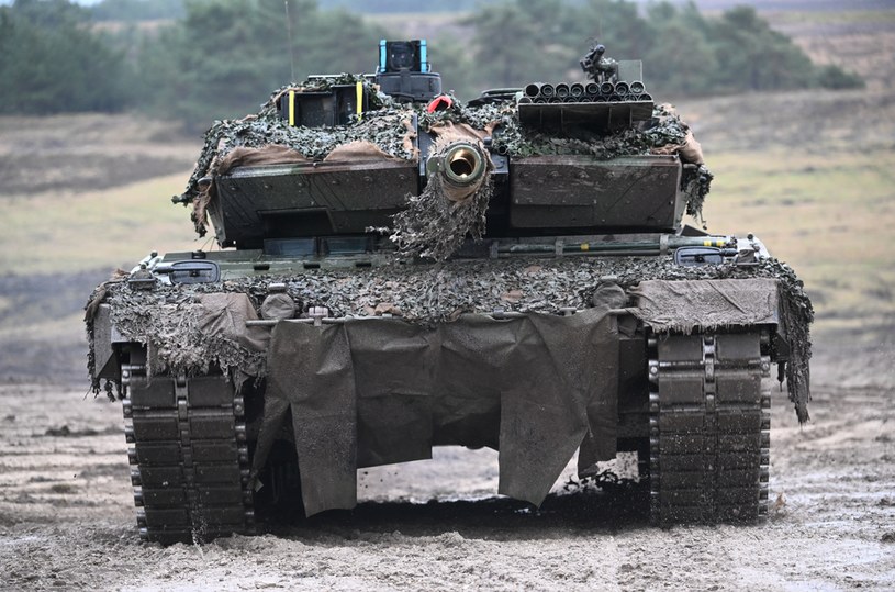 Czołg Leopard 2A6 w czasie ćwiczeń /FEDERICO GAMBARINI/dpa  /AFP
