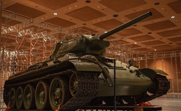 ​"Czołg na poduszkach" - przeprowadzka Muzeum Wojska Polskiego w Warszawie