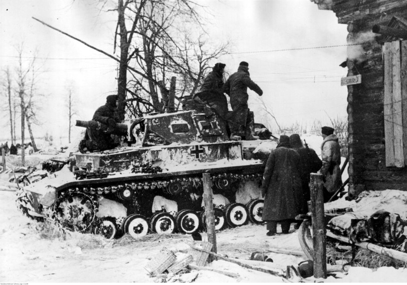 Czołg niemiecki PzKpfw IV Ausf E na froncie wschodnim /Z archiwum Narodowego Archiwum Cyfrowego