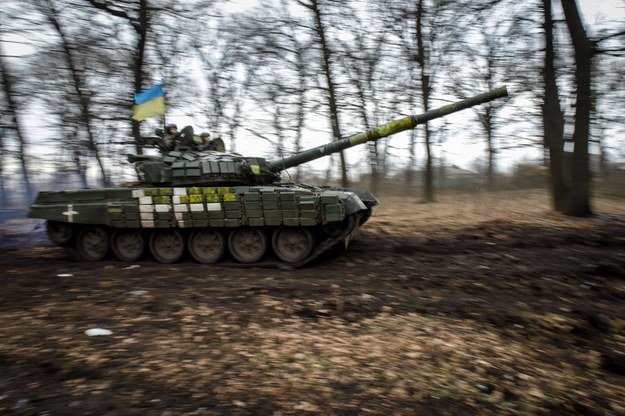 Czołg T-72 ukraińskiej armii /OLEG PETRASYUK /PAP/EPA