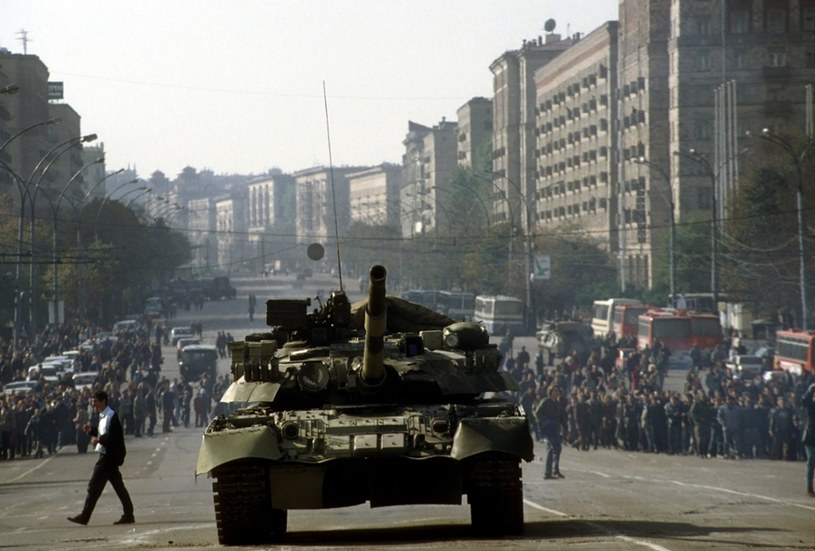 Czołg T-80 na ulicach Moskwy /Wojciech Laski /East News