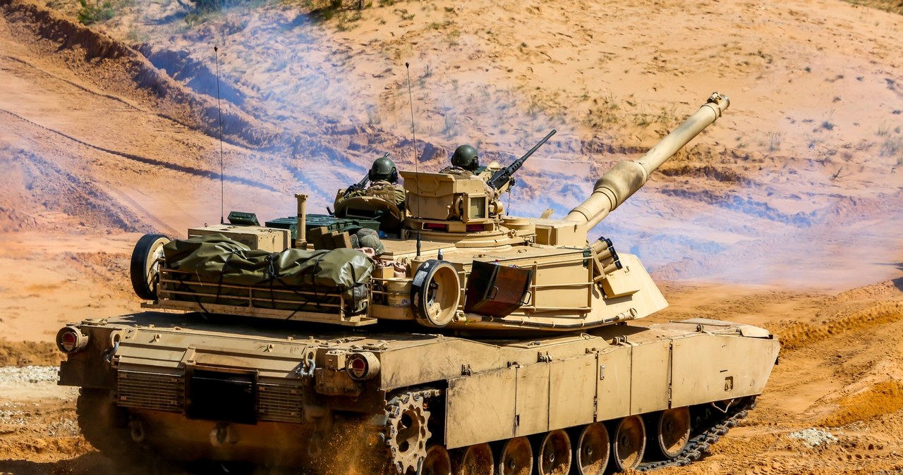 Czołgi Abrams mogą jeździć m.in. na... paliwie rakietowym i wysokoprocentowym roztworze alkoholu. Jak to możliwe? /123RF/PICSEL
