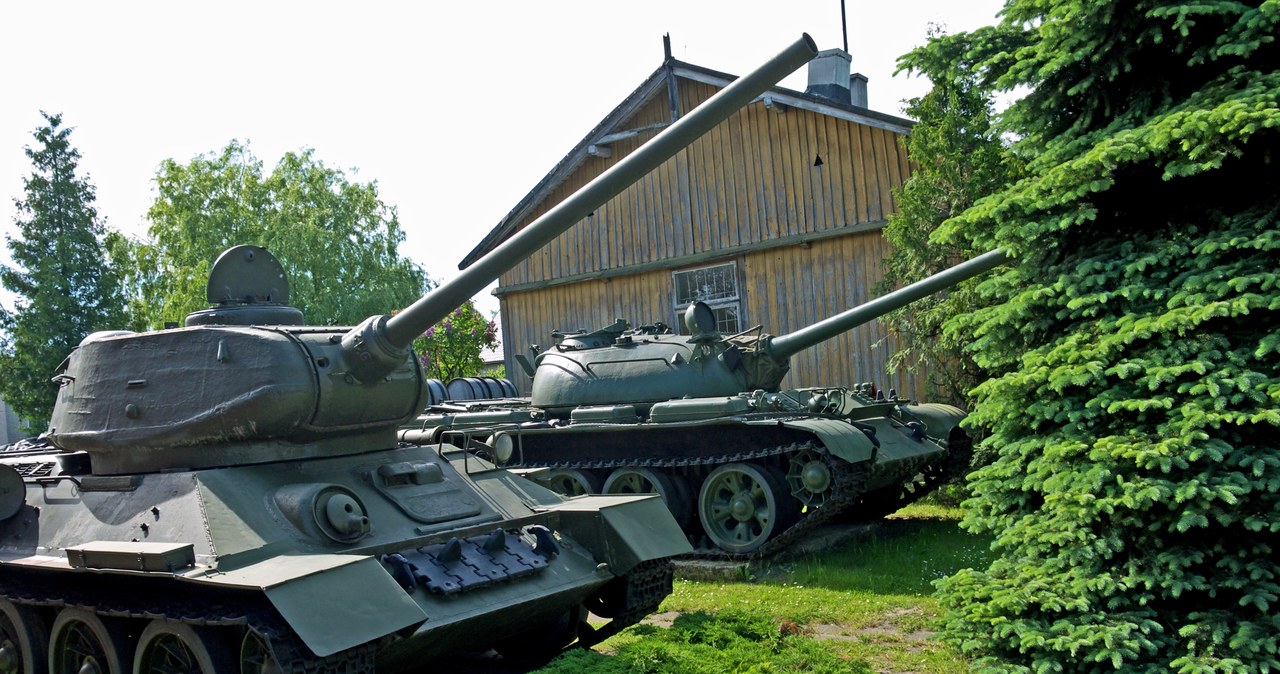 Czołgi i wojskowe samoloty to tylko niektóre z eksponatów, mieszczących się w Muzeum Czynu Zbrojnego w Lipcach Reymontowskich /Agencja FORUM