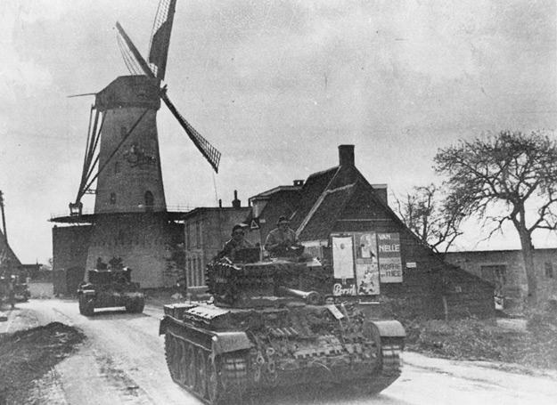 Czołgi polskiej 1. Dywizji Pancernej w Holandii /Polska Zbrojna