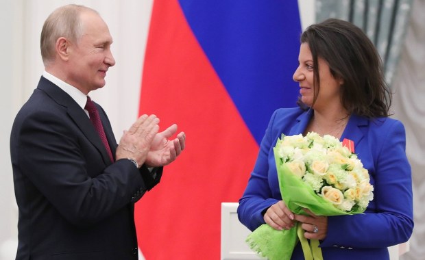 Czołowa propagandystka Rosji ma raka. "Zobaczycie mnie w perukach"