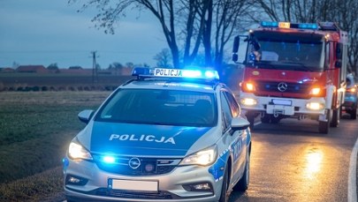 Czołowe zderzenie busa z osobówką. Nie żyją dwie osoby