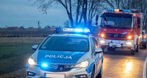 Czołowe zderzenie busa z osobówką. Nie żyją trzy osoby