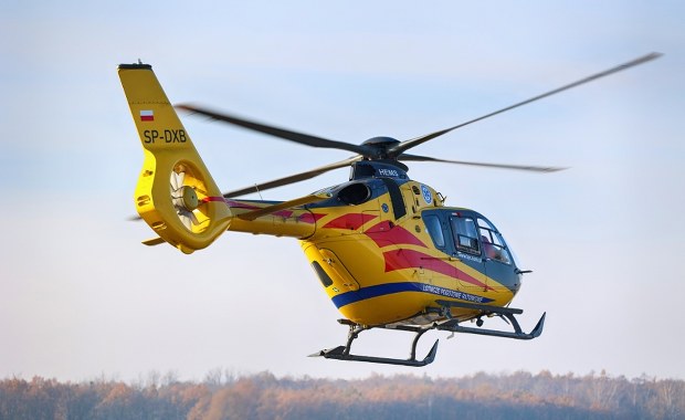 ​Czołowe zderzenie koło Opatowa. Kierowca volkswagena zginął na miejscu