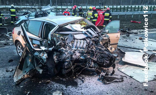 Czołowe zderzenie na S3. Kierowca miał wjechać na drogę pod prąd