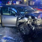 Czołowe zderzenie osobówek. Troje dzieci trafiło do szpitala