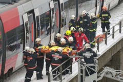 Czołowe zderzenie pociągów w Wiedniu
