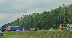 Czołowe zderzenie tira z busem. 4 osoby zginęły 