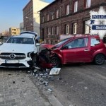 Czołowe zderzenie w Chorzowie. Kobieta była pijana, przewoziła dziecko