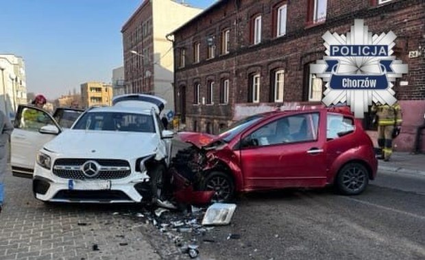 Czołowe zderzenie w Chorzowie. Kobieta była pijana, przewoziła dziecko