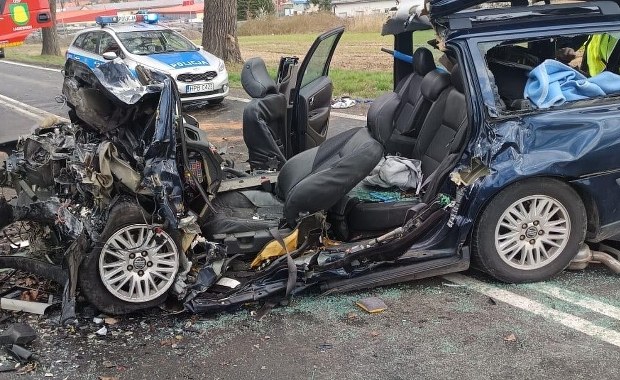 Czołowe zderzenie w Łagiewnikach. Cztery osoby ranne