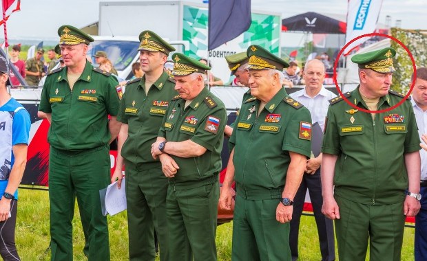 Czołowy rosyjski generał zwolniony ze służby wojskowej