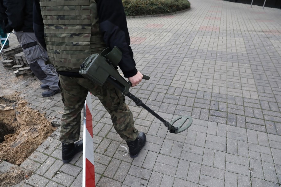 Próbowali przewiercić pocisk artyleryjski. Byli pijani