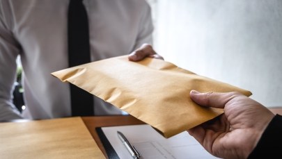 Czterech pracowników KAS zatrzymanych pod zarzutem korupcji