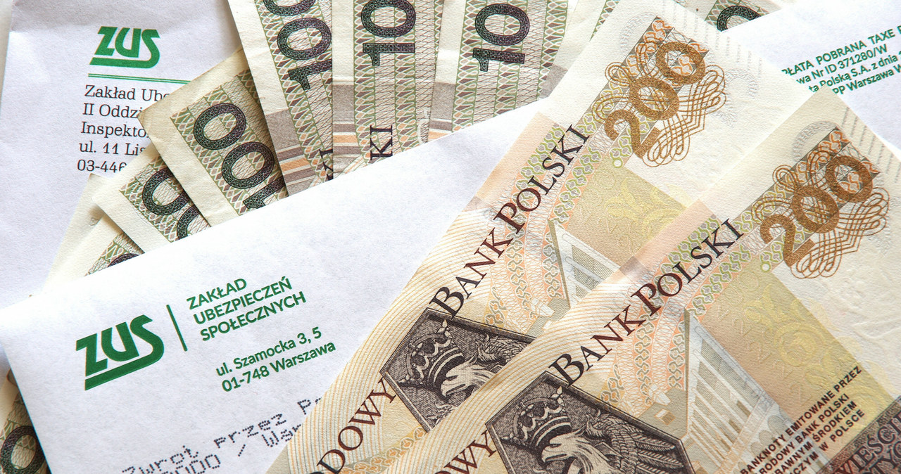 Czternasta emerytura wyniesie 1250,88 zł brutto /ZOFIA BAZAK/Marek Bazak /East News