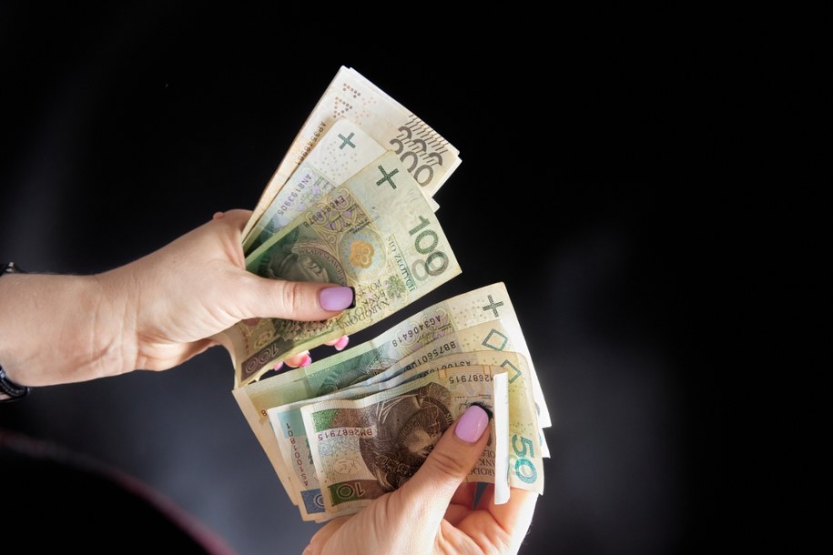 Czternasta emerytura zostanie wypłacona we wrześniu /Shutterstock