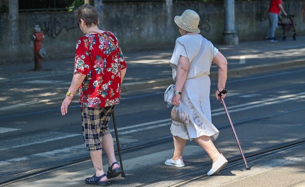 "Czternastki" trafiły do pierwszych emerytów. ZUS podał dane