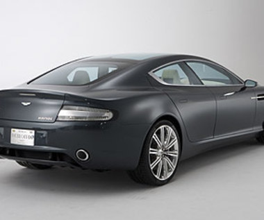 Czterodrzwiowy Aston Martin