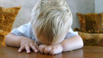 Czterolatek w samej bieliźnie błąkał się po mieście