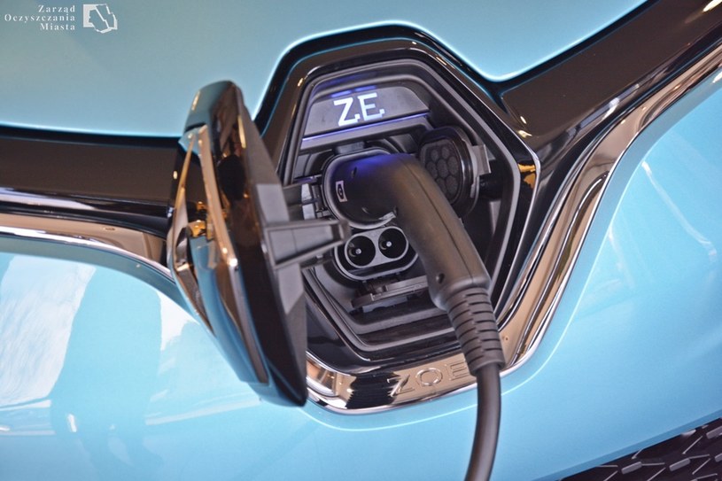 Cztery egzemplarze Renault Zoe to pierwsze elektryczne auta we flocie warszawskiego ZOM /Informacja prasowa